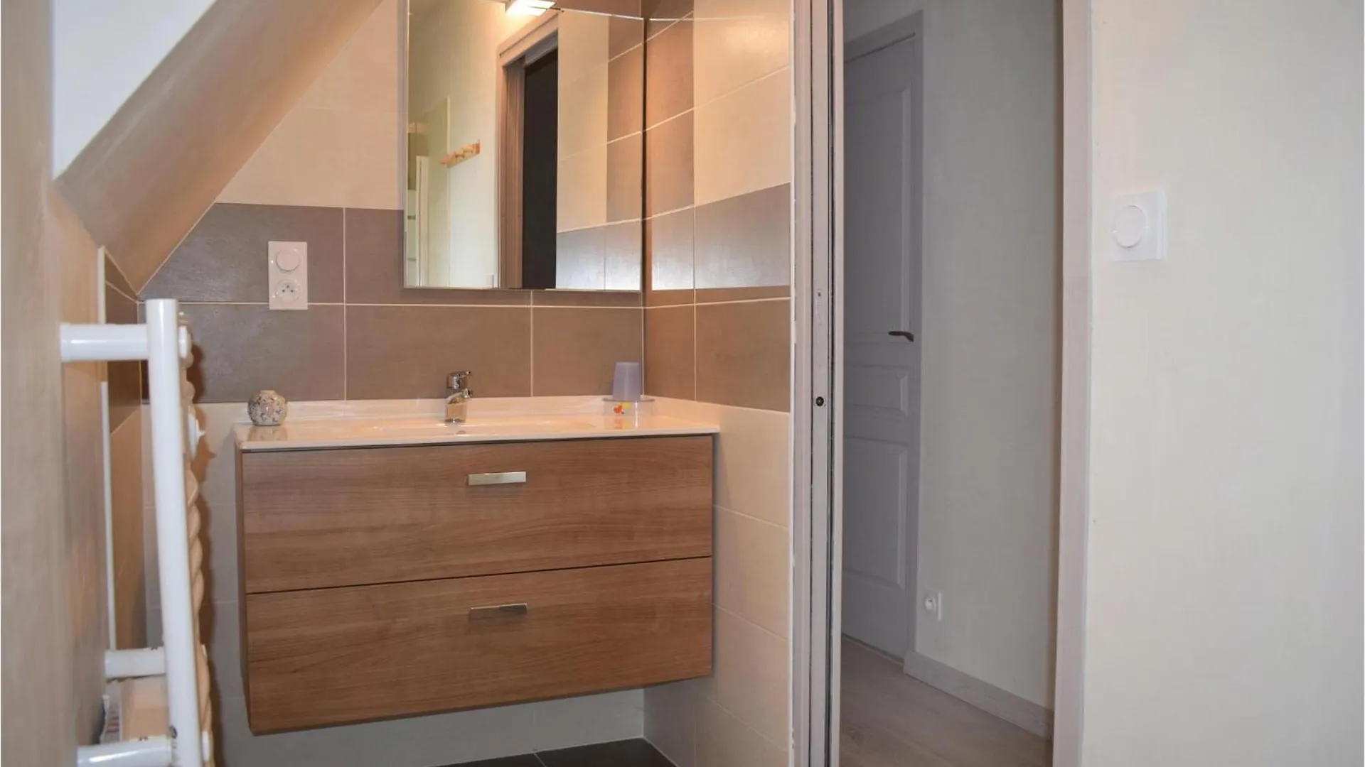 Gorgeous Home In Saint Alban With Kitchen 0*, Saint-Alban (Cotes-d'Armor)